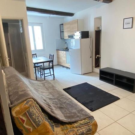 Petit Appartement Calme En Plein Centre Du Village De Ribiers Extérieur photo