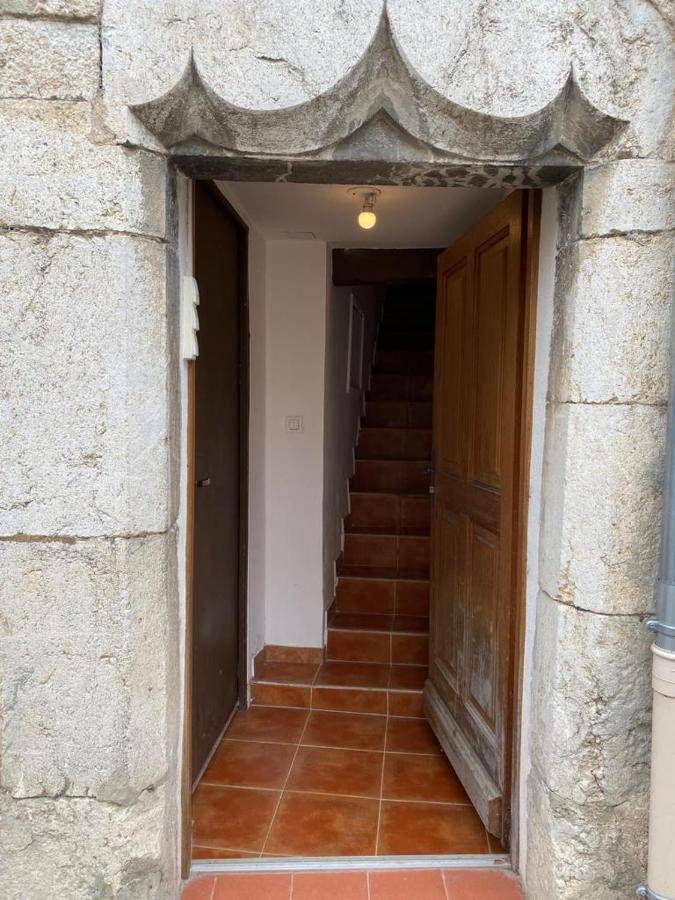 Petit Appartement Calme En Plein Centre Du Village De Ribiers Extérieur photo