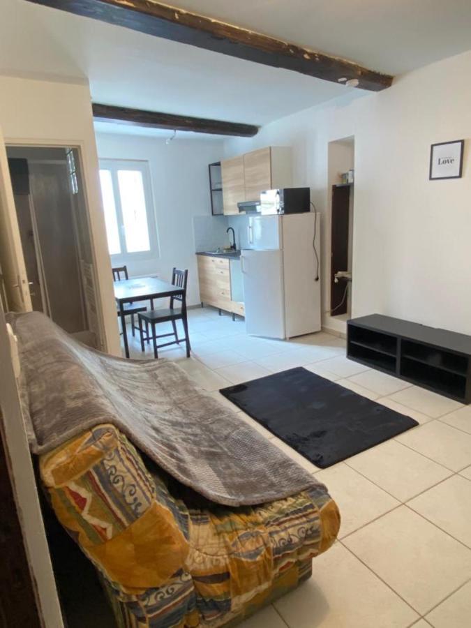 Petit Appartement Calme En Plein Centre Du Village De Ribiers Extérieur photo
