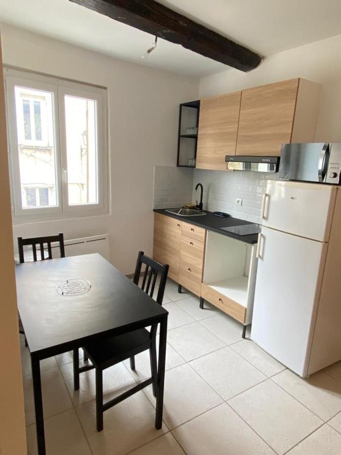 Petit Appartement Calme En Plein Centre Du Village De Ribiers Extérieur photo